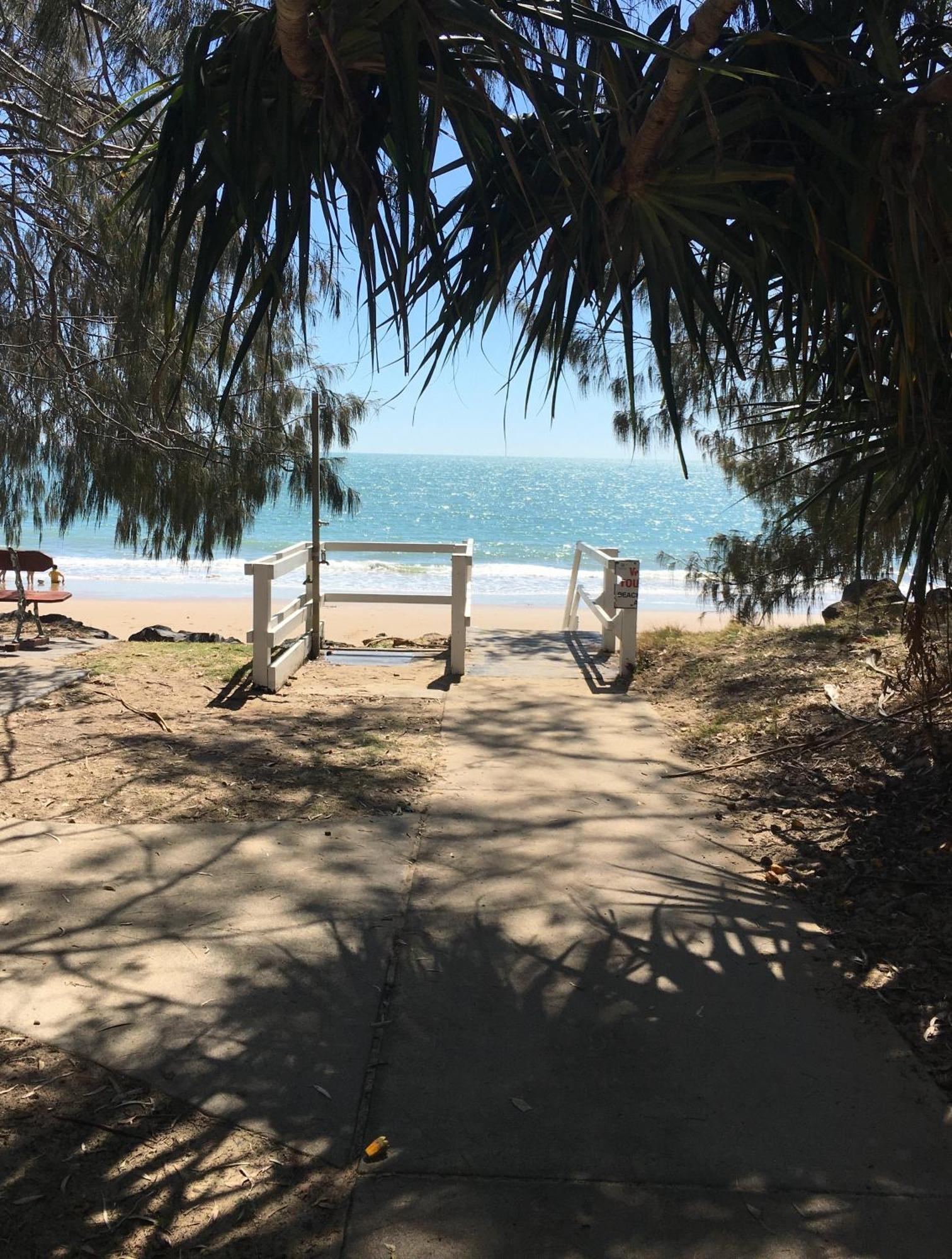 The Bay Beach Shack, Χέρβεϊ Μπέι Εξωτερικό φωτογραφία